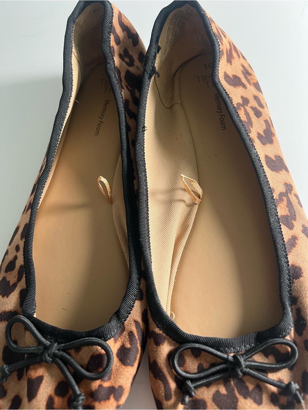 Time and Tru Leopard Print Flats with Black Trim and Bow Accent Size 10 - Picture 9 of 12